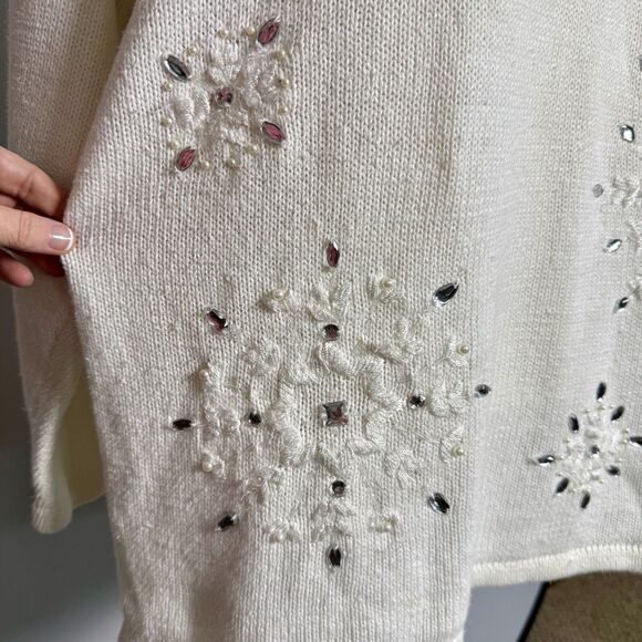Women's White/Ivory Beaded Snowflake Sweater Holiday Embellished Crew Pullover - Picture 7 of 12